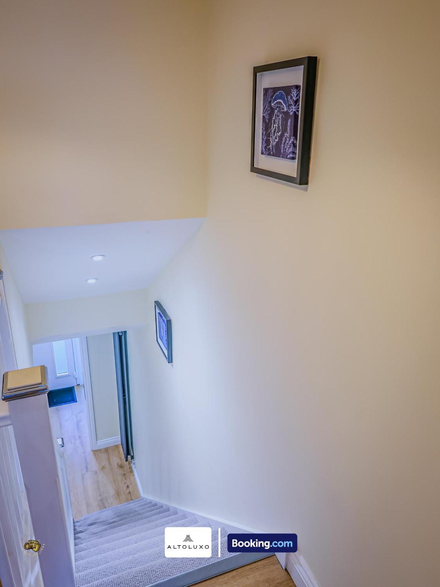 Deja Blue By Altoluxoexperience Short Lets & Serviced With Free Parking Holiday home *